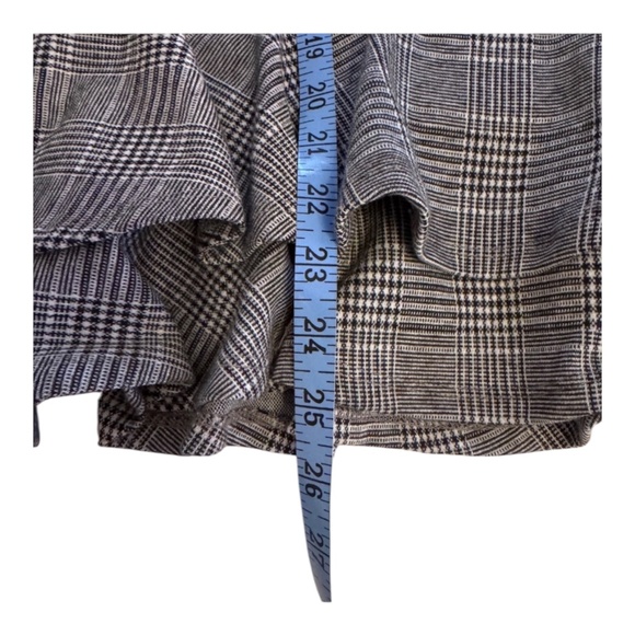 JM Sportswear Stretchy Ruffle Hem Glen Plaid Black & White Skirt – Size XL – NWT - Picture 3 of 5
